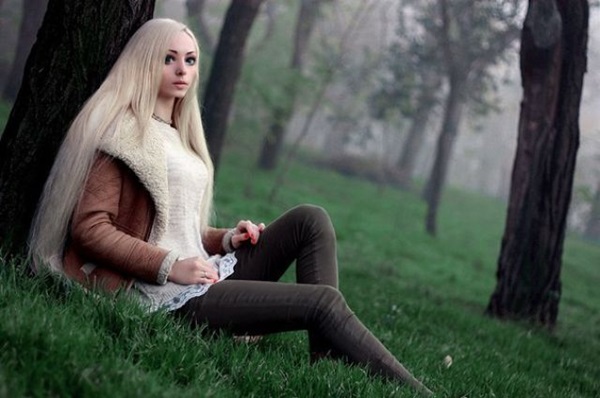 Alina-Kovaleskaya-Ukraines-newest-real-life-barbie-doll3